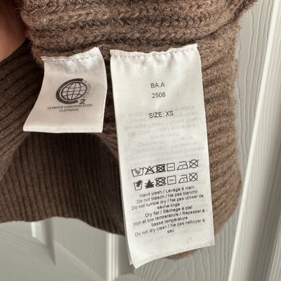 Ganni Ribbed Wool Sleeveless Vest in "Fossil", size XS. Fits oversize - Picture 8 of 9